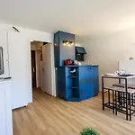 Benoit, 80m De La Mer, Jardinet Апартаменты *