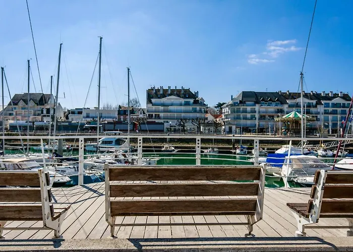 Benoit, 80m De La Mer, Jardinet Апартаменты